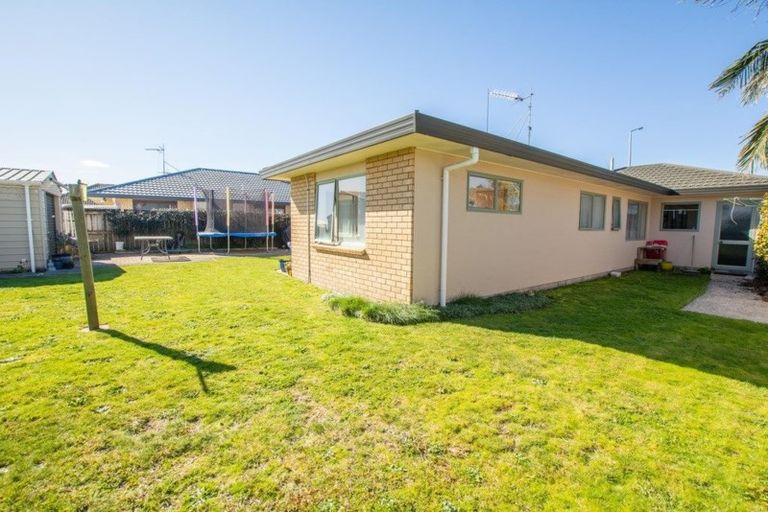 Photo of property in 120 Evans Road, Papamoa Beach, Papamoa, 3118