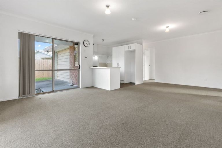 Photo of property in 43 Kindergarten Drive, Conifer Grove, Takanini, 2112