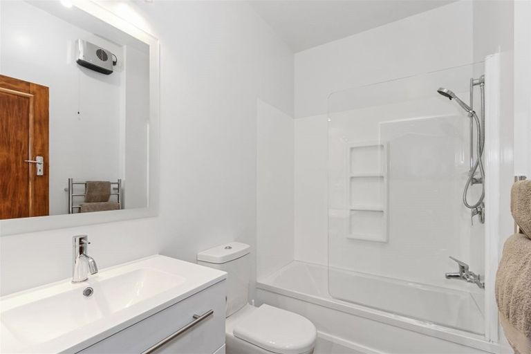 Photo of property in 363 Eastern Terrace, Sydenham, Christchurch, 8023