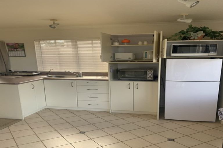 Photo of property in 340a Lake Road, Hauraki, Auckland, 0622