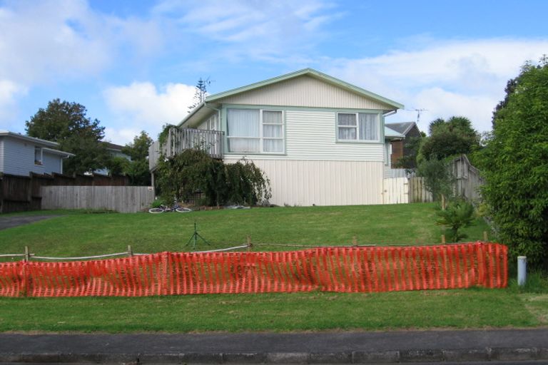 Photo of property in 11 Thomas Avenue, Te Atatu Peninsula, Auckland, 0610