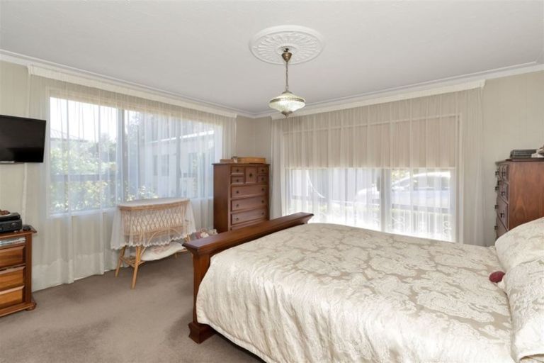 Photo of property in 219 Main North Road, Redwood, Christchurch, 8051
