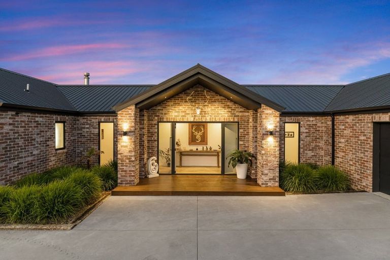 Photo of property in 8 Vinifera Lane, Te Kauwhata, 3782