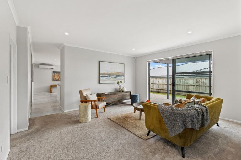 Photo of property in 30 Tyler Davies Drive, Red Beach, 0932