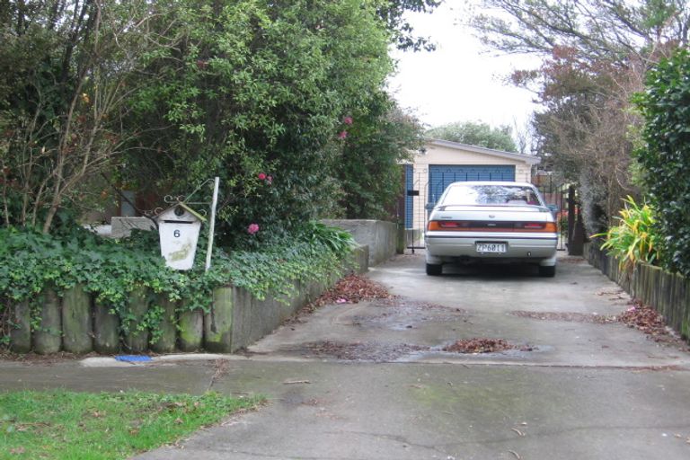 Photo of property in 6 Adams Place, Kelvin Grove, Palmerston North, 4414