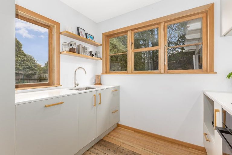 Photo of property in 8 Mangaroa Hill Road, Maoribank, Upper Hutt, 5018