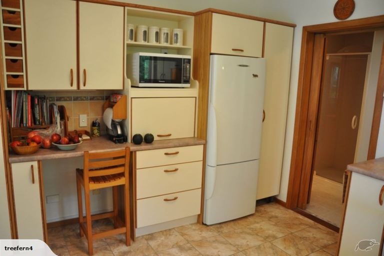 Photo of property in 25 Wyndham Road, Pinehaven, Upper Hutt, 5019