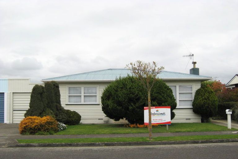 Photo of property in 30 Rugby Street, Levin, 5510