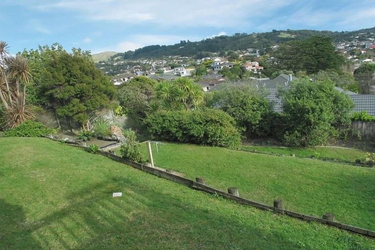 Photo of property in 32 James Cook Drive, Whitby, Porirua, 5024
