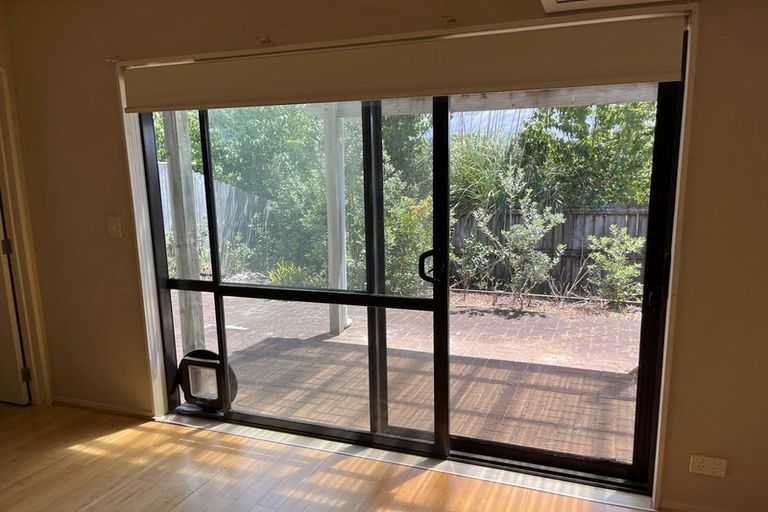 Photo of property in 23 Spalding Rise, Golflands, Auckland, 2013