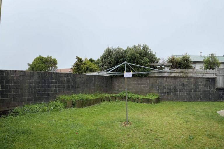 Photo of property in 45 Baylands Drive, Newlands, Wellington, 6037