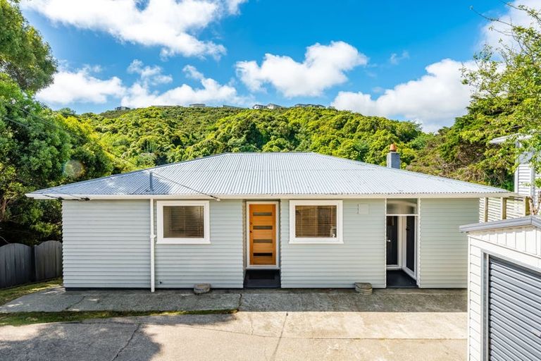 Photo of property in 77 Champion Street, Cannons Creek, Porirua, 5024