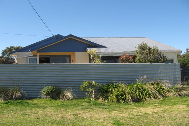 Photo of property in 25 Raukawa Street, Himatangi Beach, Foxton, 4891