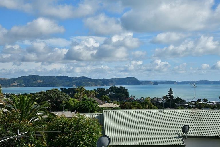 Photo of property in 214 Whangaparaoa Road, Red Beach, 0932