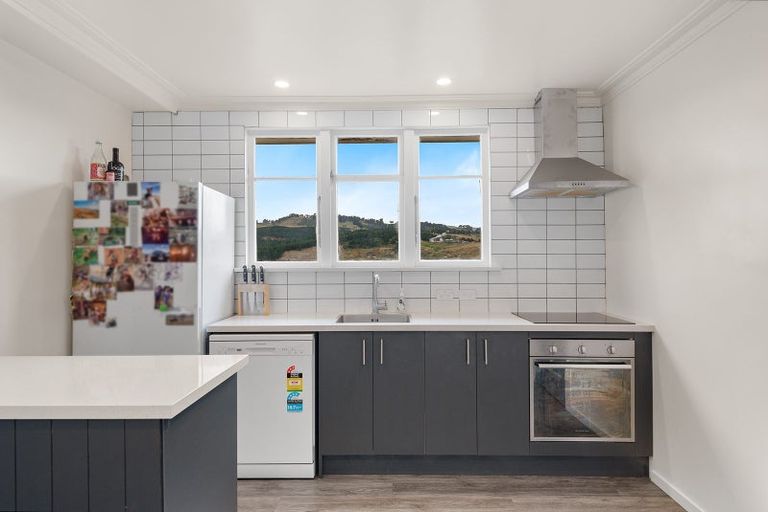 Photo of property in 30 Scotland Terrace, Green Island, Dunedin, 9018