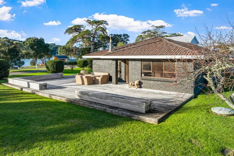 Photo of property in 2 Dunbar Road, Point Wells, Warkworth, 0986