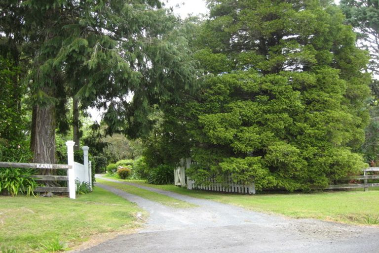 Photo of property in 218 Pomona Road, Kumeu, 0891