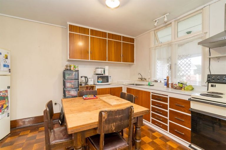 Photo of property in 42 Queens Drive, Saint Kilda, Dunedin, 9012