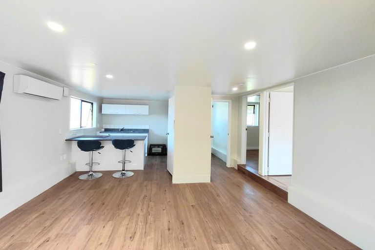 Photo of property in 1/30 Chislehurst Street, Henderson, Auckland, 0612