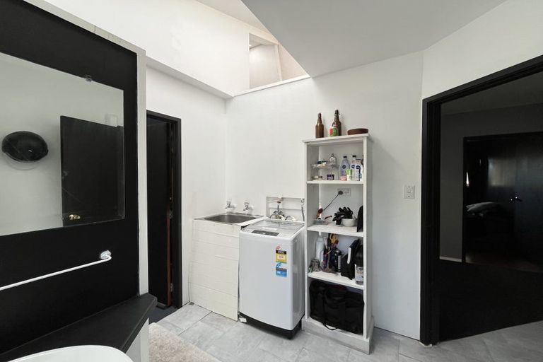 Photo of property in 32a Te Atatu Road, Te Atatu South, Auckland, 0610