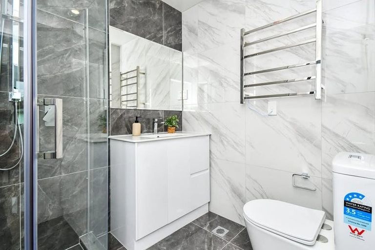 Photo of property in 1b Dreadon Road, Manurewa, Auckland, 2102