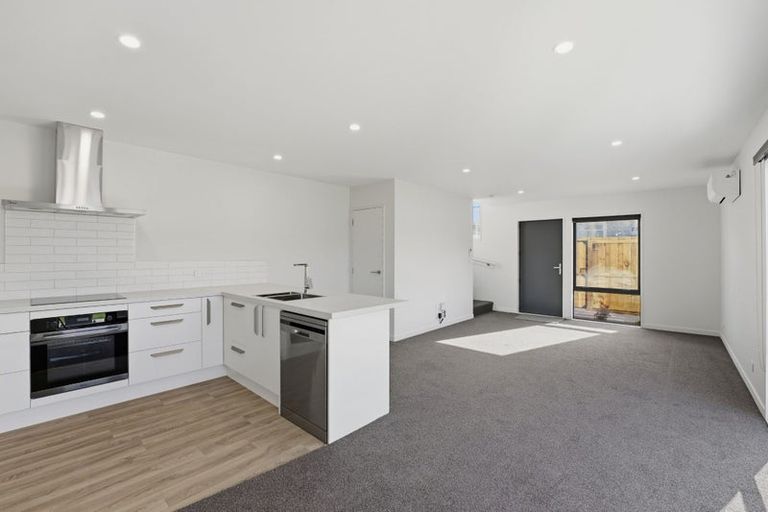 Photo of property in 30a Paddington Street, Northcote, Christchurch, 8052
