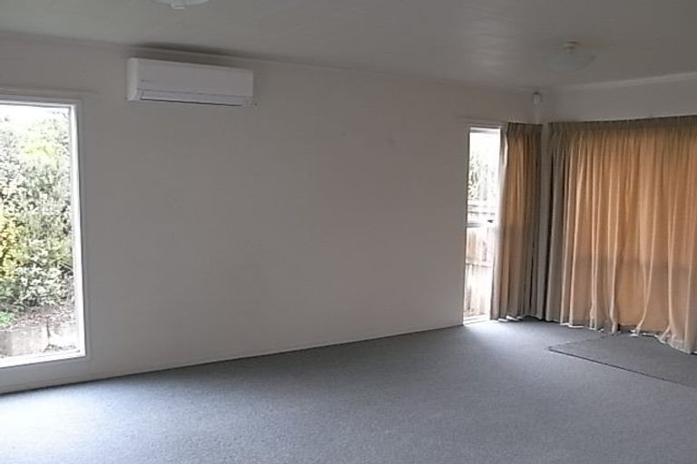 Photo of property in 166 Sunnynook Road, Sunnynook, Auckland, 0620