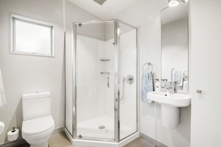 Photo of property in 2 Pounamu Avenue, Greenhithe, Auckland, 0632