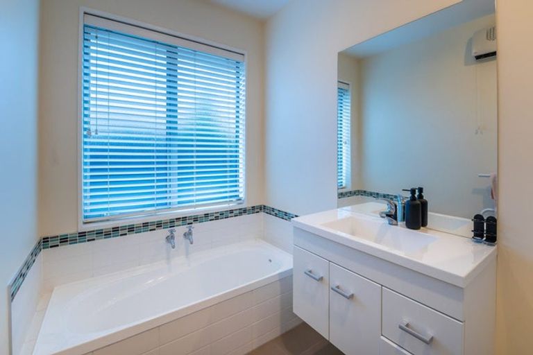 Photo of property in 2 Levinge Lane, Hillmorton, Christchurch, 8024