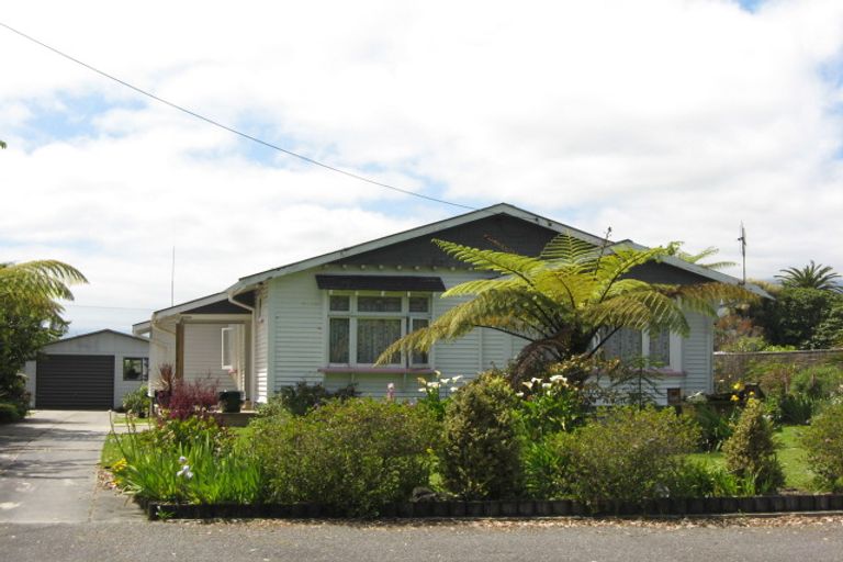 Photo of property in 77 Peel Street, Westport, 7825