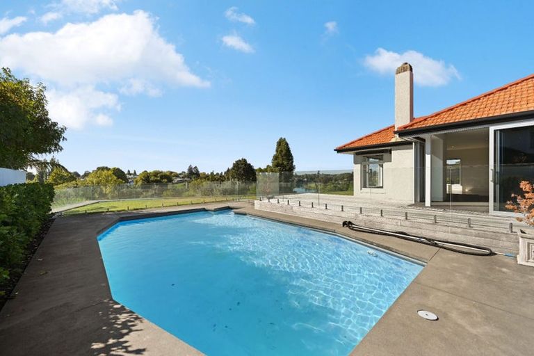 Photo of property in 18 Minchin Crescent, St Andrews, Hamilton, 3200