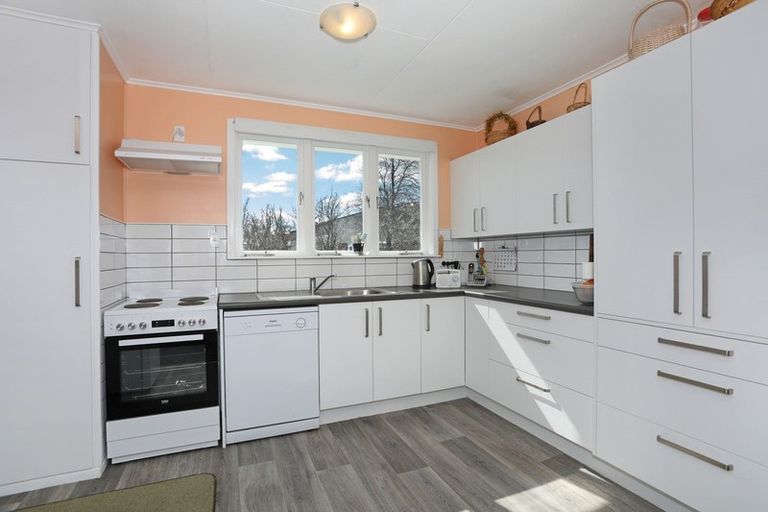 Photo of property in 1 Oaklea Avenue, Marton, 4710