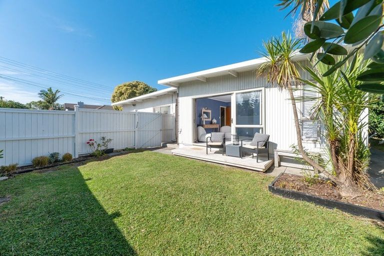 Photo of property in 129a Nile Road, Milford, Auckland, 0620
