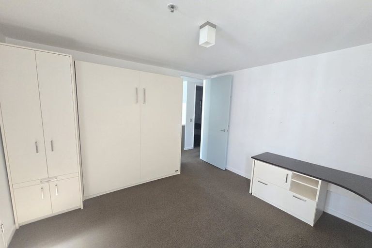 Photo of property in Montreaux Apartments, 9c/164 The Terrace, Wellington Central, Wellington, 6011