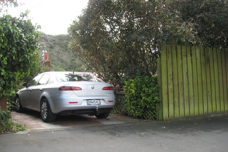 Photo of property in 332 Karori Road, Karori, Wellington, 6012