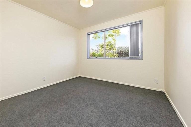 Photo of property in 376 Roscommon Road, Clendon Park, Auckland, 2103