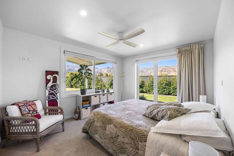 Photo of property in 21 Sam John Place, Lake Hawea, 9382