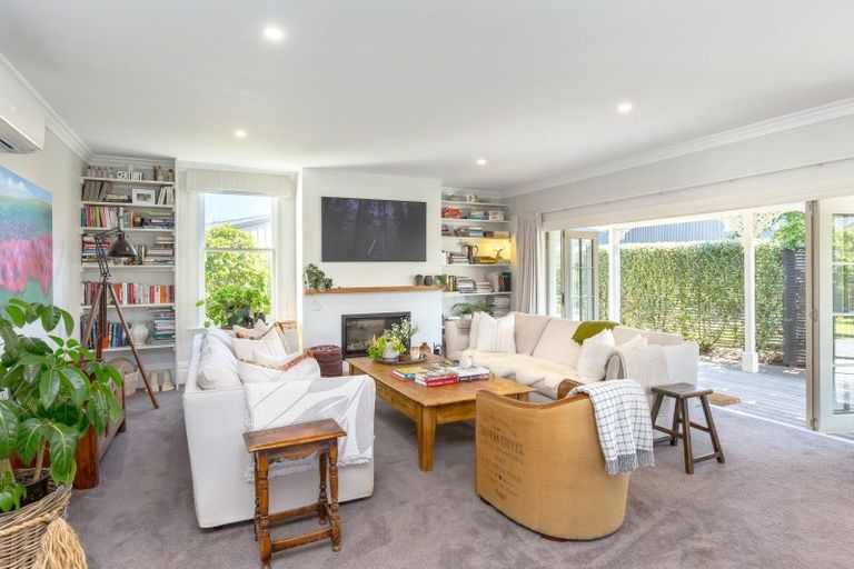 Photo of property in 16 Orchard Road, Greytown, 5712