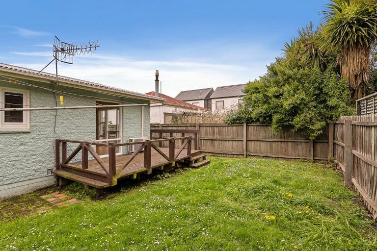 Photo of property in 2/14 Frederick Street, Waltham, Christchurch, 8011