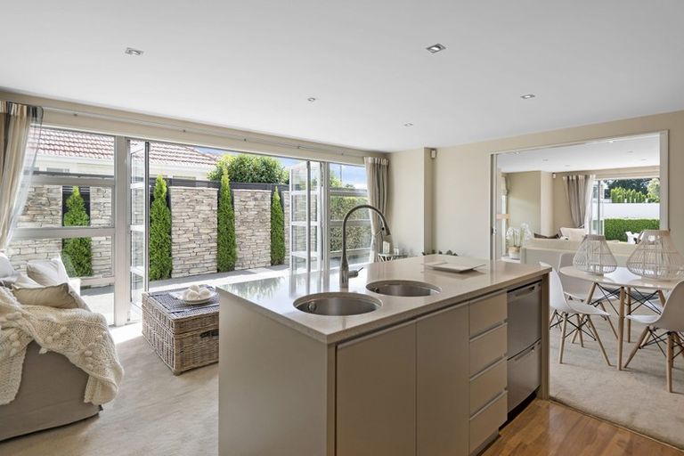 Photo of property in 72 Wai-iti Terrace, Bryndwr, Christchurch, 8052