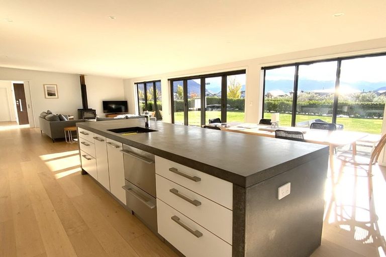 Photo of property in 32 Niger Street, Wanaka, 9305