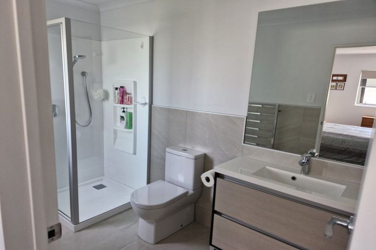 Photo of property in 64 Mettam Drive, Swanson, Auckland, 0614