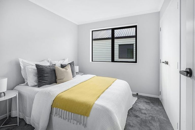 Photo of property in 20 Heketara Way, Massey, Auckland, 0614