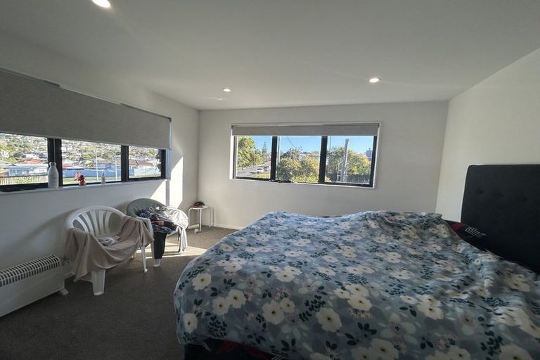 Photo of property in 1/106 Triangle Road, Massey, Auckland, 0614