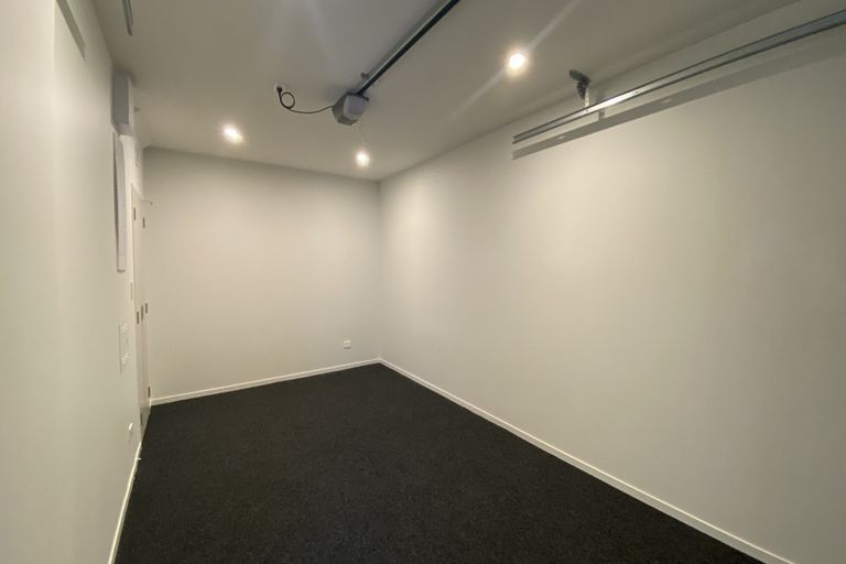 Photo of property in 5/2 Moor Avenue, Te Atatu Peninsula, Auckland, 0610