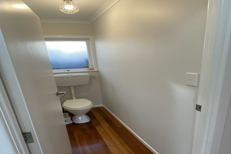 Photo of property in 8 Beswick Place, Birkdale, Auckland, 0626