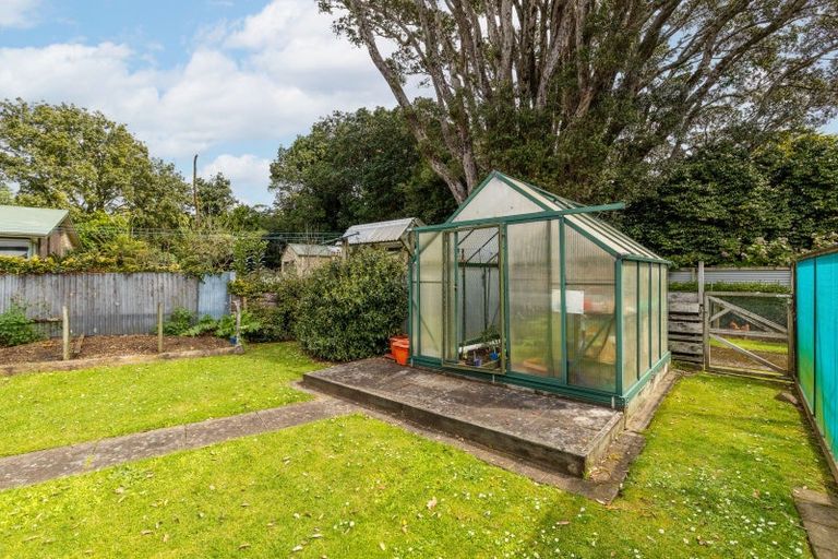 Photo of property in 95 Manu Crescent, Upper Vogeltown, New Plymouth, 4310