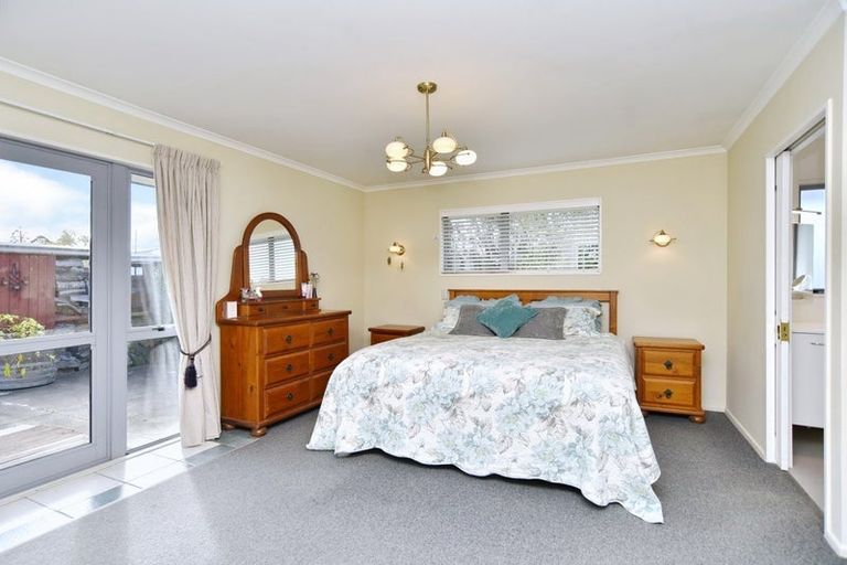 Photo of property in 135 Chinnerys Road, Woodend, 7610