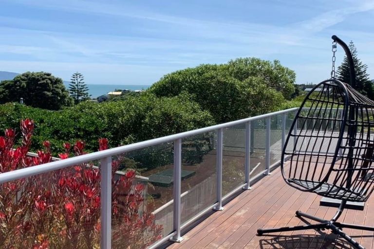 Photo of property in 2 Porter Place, Paekakariki, 5034