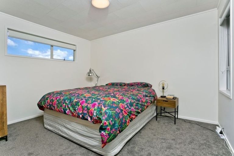 Photo of property in 1/48 Spinella Drive, Bayview, Auckland, 0629